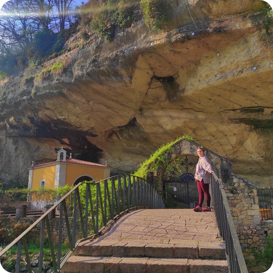 PLANES EN ASTURIAS, PUENTE SANTUARO DE LA CUEVA